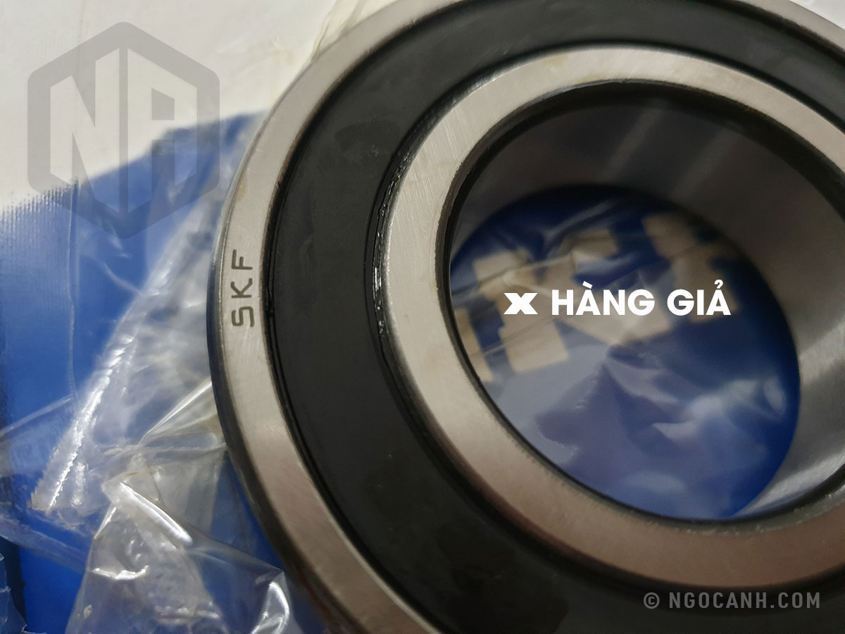 Lớp phớt chắn mỡ bằng cao su được làm đơn giản và rẻ tiền.