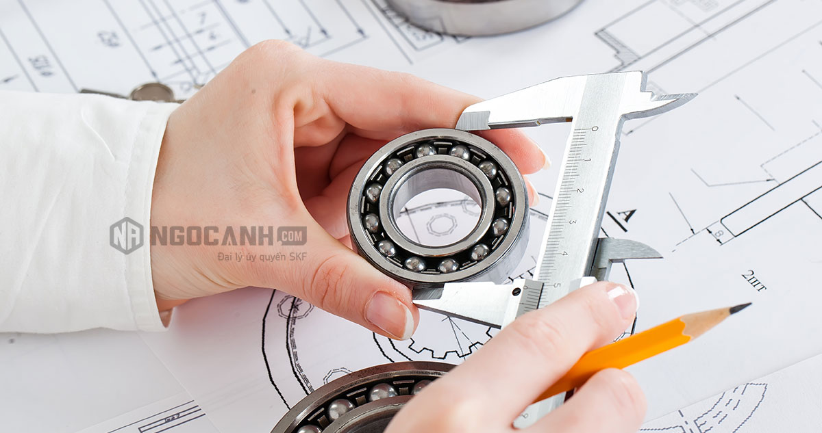 Đo đường kính ngoài (D) của vòng bi bằng thước kẹp hoặc thước chuyên dụng.