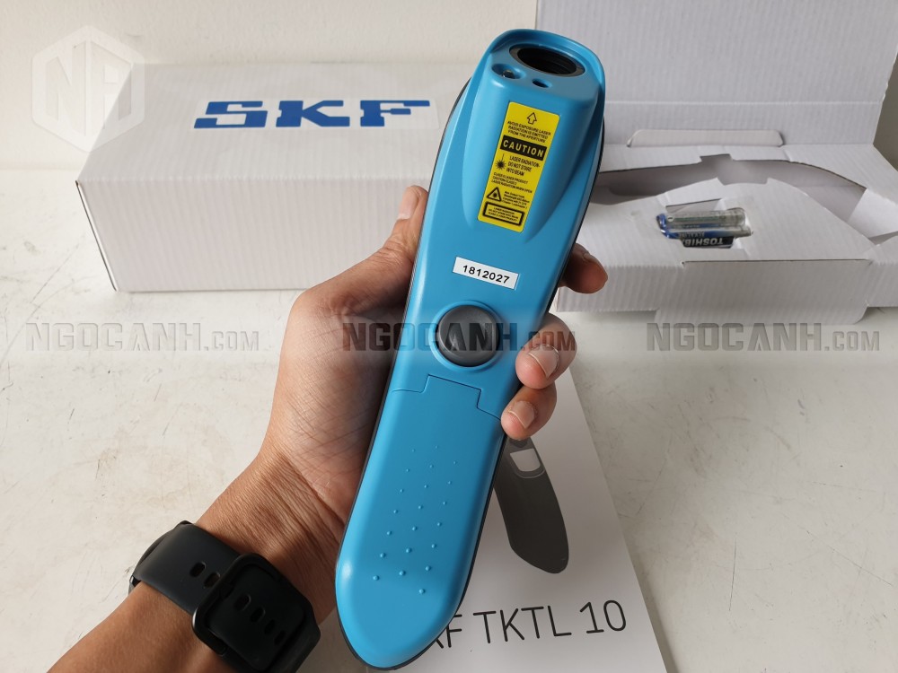 Mặt dưới là các thông tin cảnh báo của SKF khi sử dụng sản phẩm. Tính năng tự động tắt, giúp tiết kiệm pin cho thiết bị TKTL 10