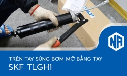 Trên tay súng bơm mỡ bằng tay SKF TLGH 1